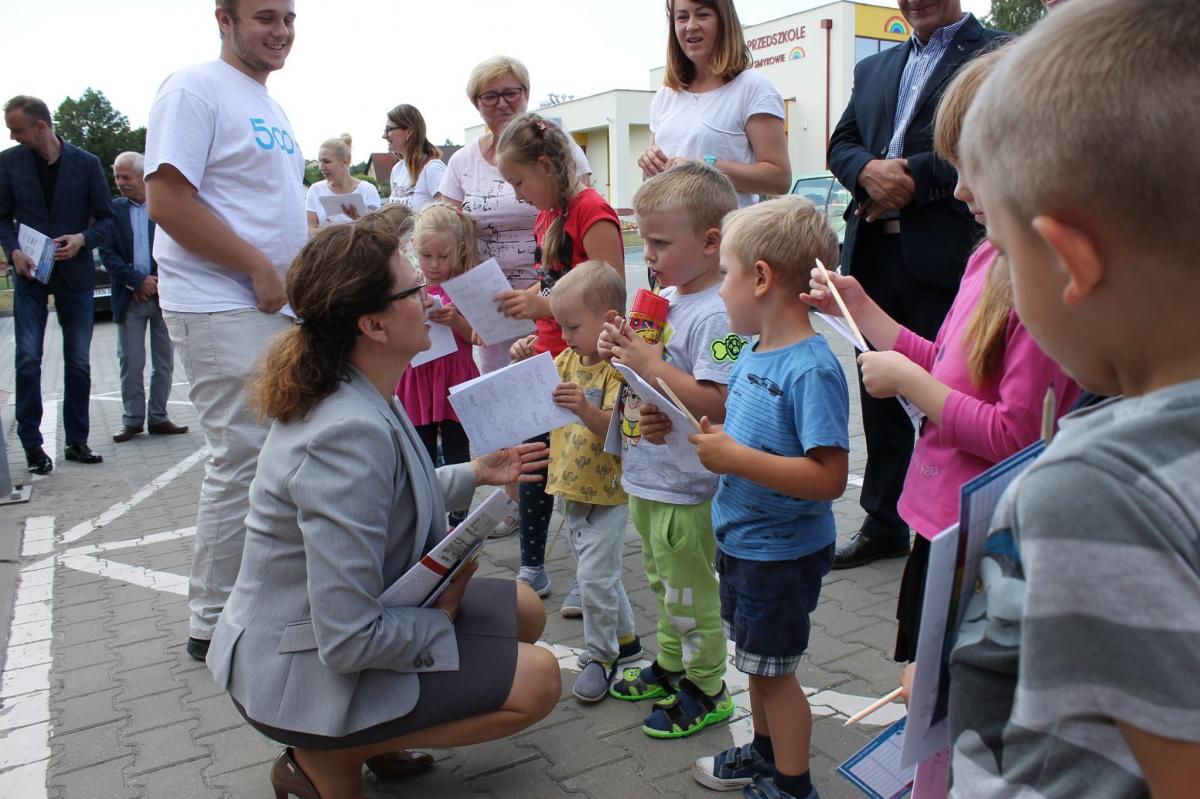 Pierwsza wizyta wojewody w Smykowie. Co robiła Agata Wojtyszek? [zdjęcia]