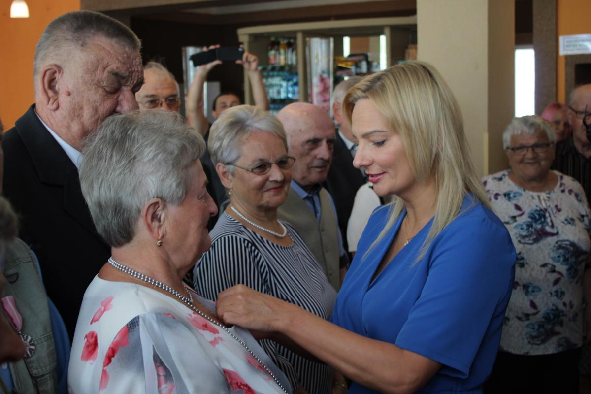 Małżonkowie z 50-letnim stażem dostali medale od Prezydenta RP [zdjęcia]