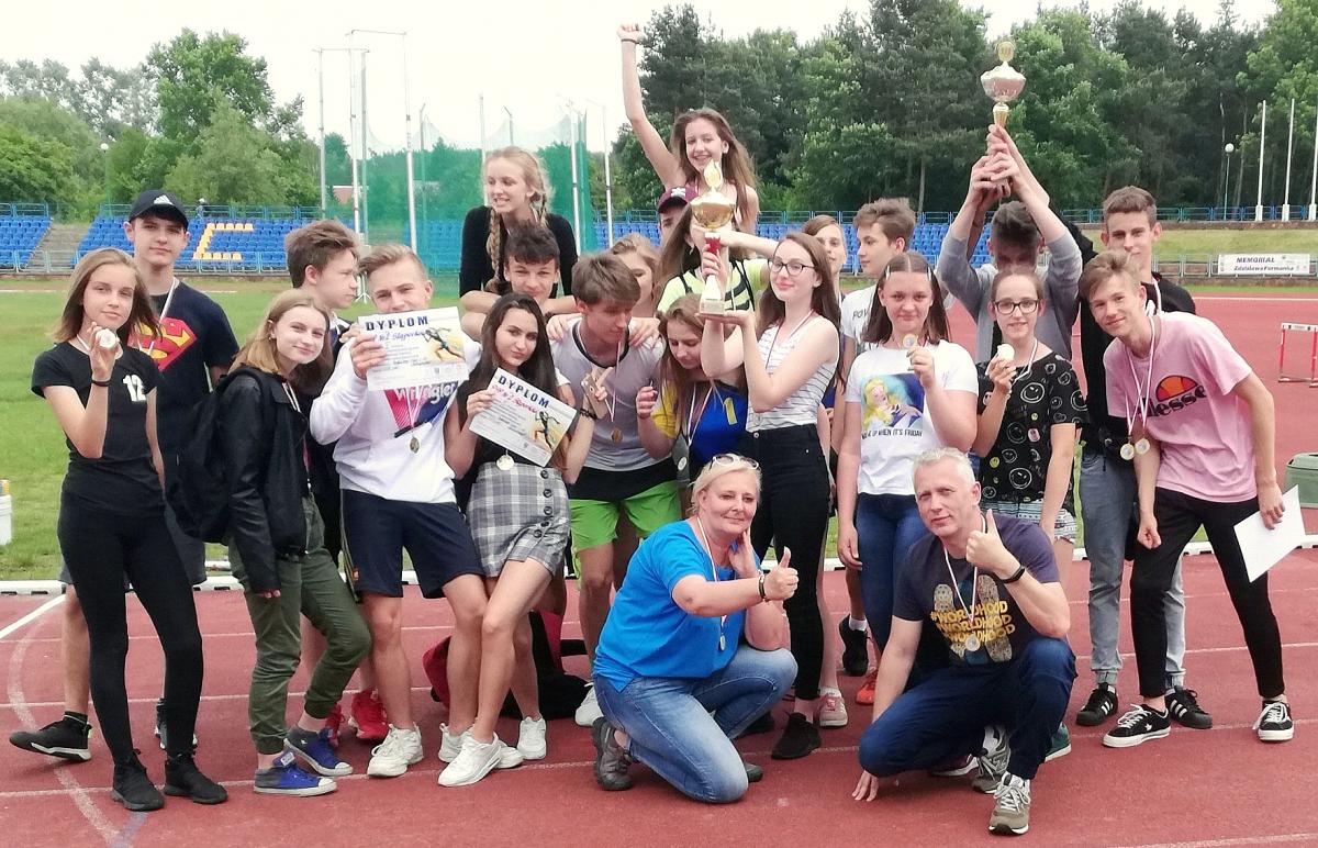 Świetne wyniki sportowe uczniów PSP nr 2 w Stąporkowie [zdjęcia]