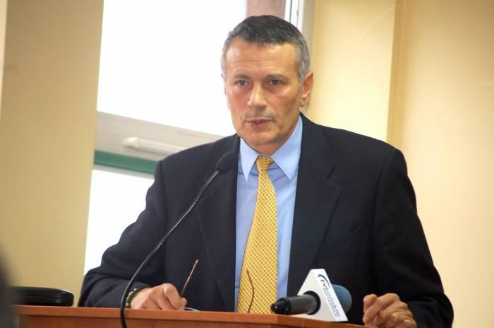 Oświadczenie za oświadczenie. Dyrektor szpitala odpowiada Robertowi Plechowi