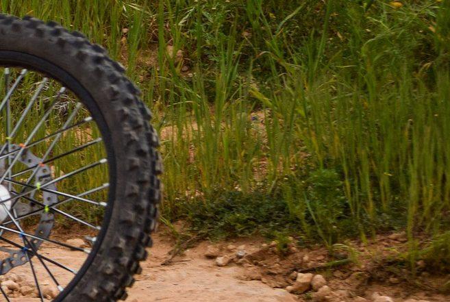 12-latek na motocyklu crossowym wpadł do rzeki