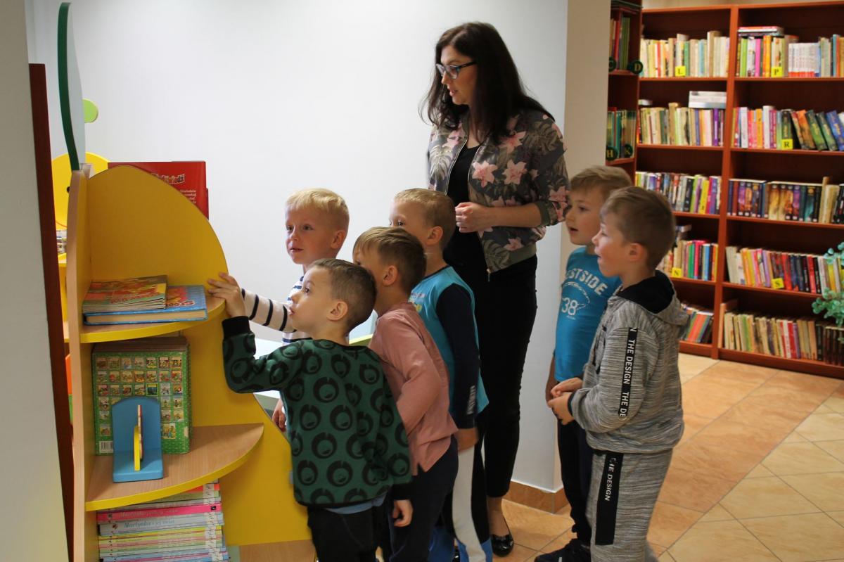 W smykowskiej bibliotece nie ma miejsce na nudę. To były tygodnie pełne atrakcji [zdjęcia]