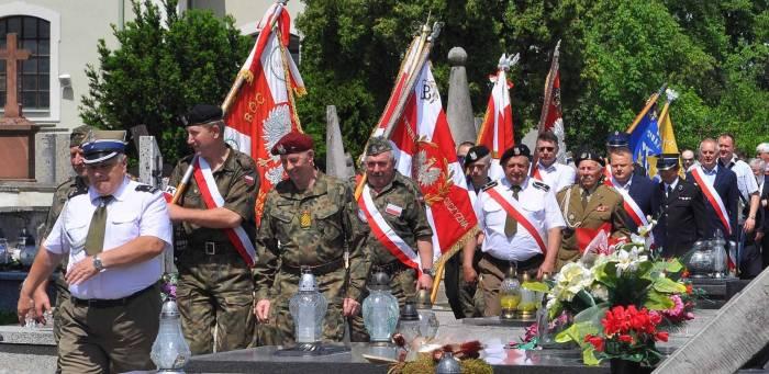 75 lat po rozbiciu koneckiego więzienia. Patriotyczna uroczystość na cmentarzu [zdjęcia]