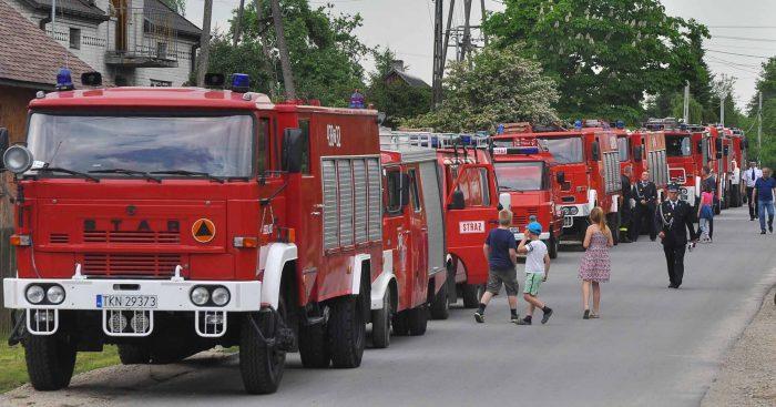 Z piętra znosili osobę, której życie było zagrożone