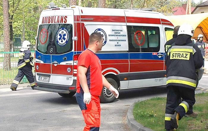 Strażacy z JRG pomagali ratownikom medycznym i poszkodowanym ludziom