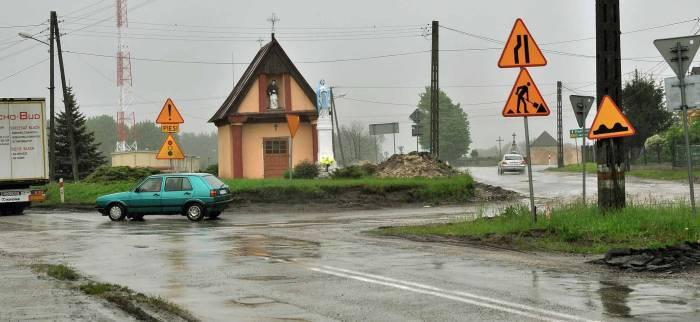 Cmentarz choleryczny na rozstaju dróg. Nowe trakty ominą zapominaną nekropolię ?