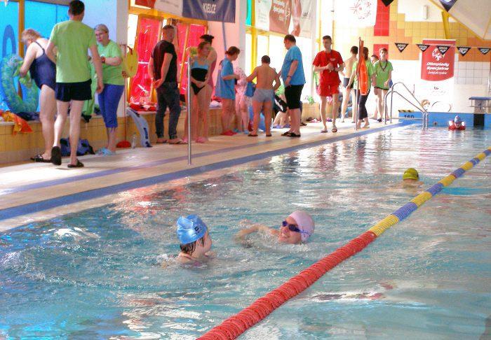 80 zawodników na Świętokrzyskim Mityngu Pływackim Olimpiad Specjalnych