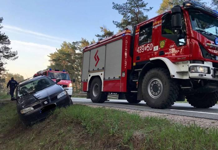 Seat zjechał z drogi do rowu