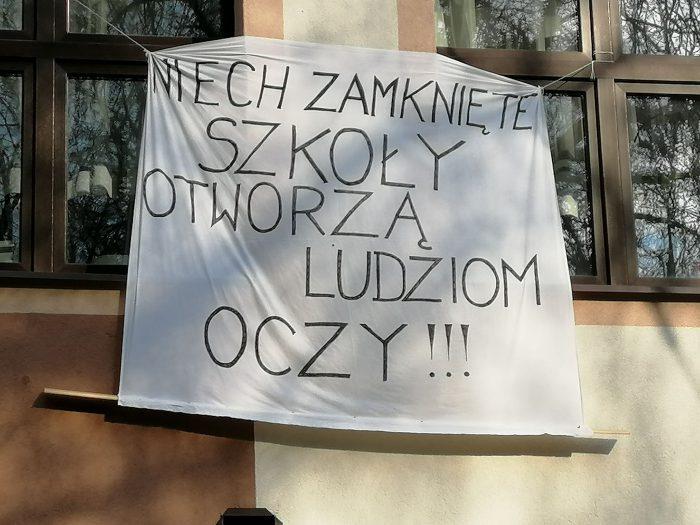 Strajk nauczycieli zawieszony! Uczniowie wrócą do szkół w poniedziałek