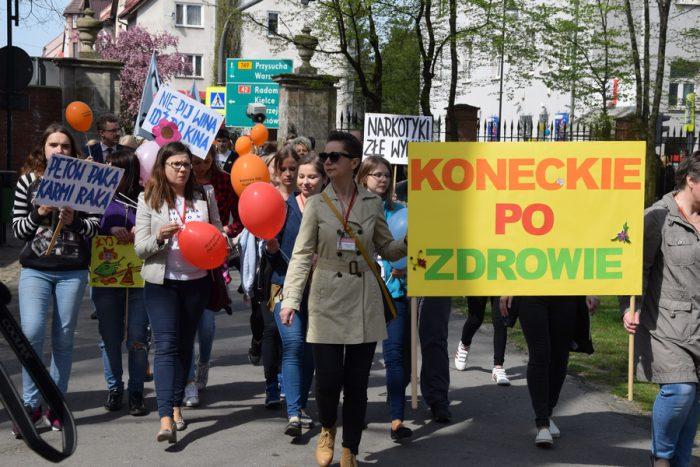 Koneckie Dni Profilaktyki rozpoczęte! Na początek kolorowy przemarsz i spektakl [wideo, zdjęcia]