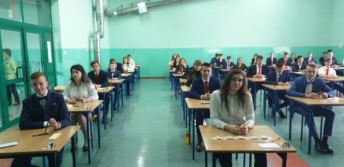 Ostatni egzamin gimnazjalistów w powiecie koneckim. Były utrudnienia?