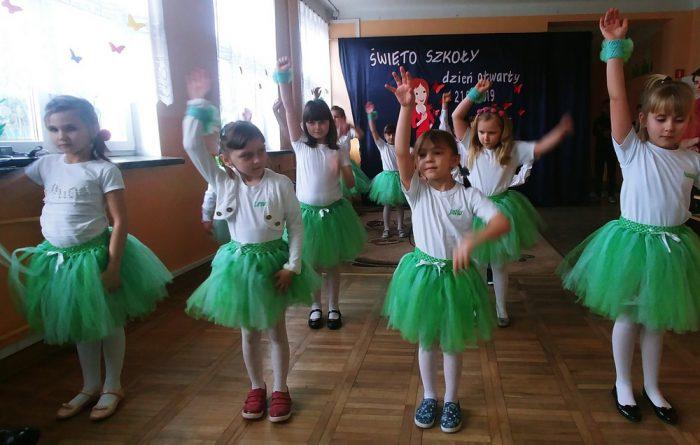 Tańce, eksperymenty, warsztaty. Tak świętowali w szkole [zdjęcia]