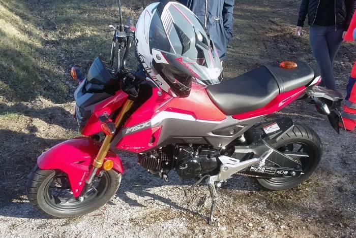 Motocykl zderzył się z osobówką