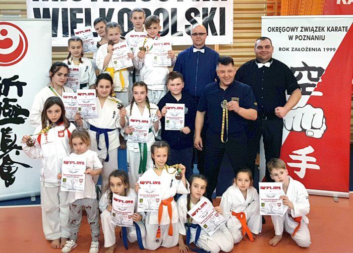 6 medali karateków z Niekłania na turnieju w Malanowie (zdjęcia)