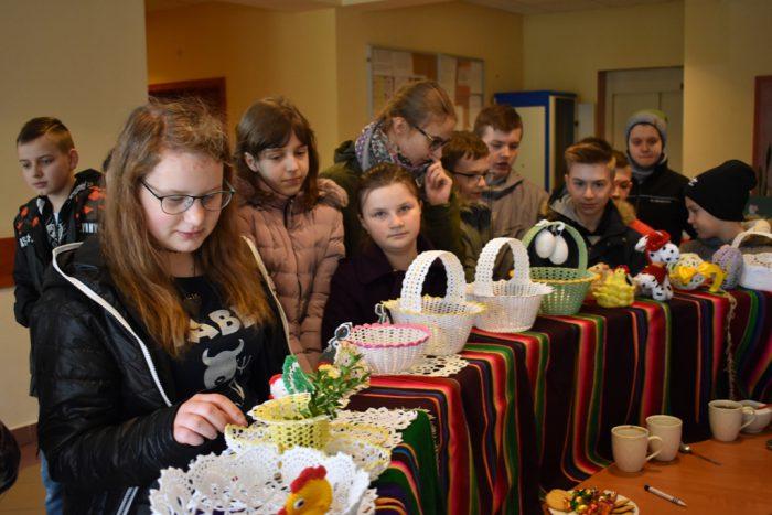 Szydełkowe cudeńka na fałkowskiej wystawie [zdjęcia]