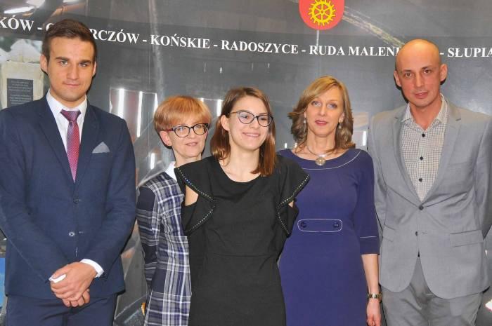 Poznajcie najlepszych uczniów szkół ponadgimnazjalnych. Gratulował im starosta(zdjęcia)