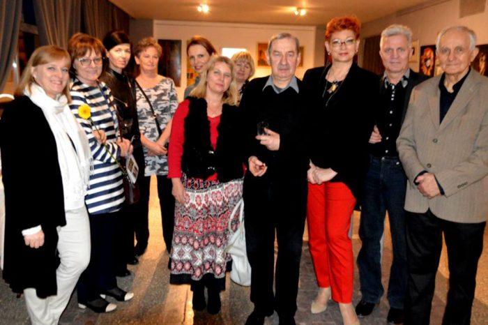 Dzień Kobiet w Stąporkowie. Zagrał Piotr Restecki, artyści pokazali prace inspirowane kobiecym światem (zdjęcia)