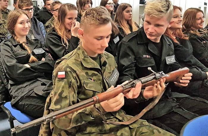 Partyzanckie obozowisko i reżyser 