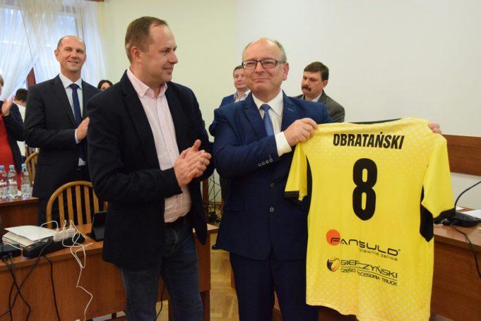 Rada Miejska w Końskich na czele z Piotrem Słoką zaprzysiężona. Krzysztof Obratański złożył burmistrzowską przysięgę (zdjęcia)