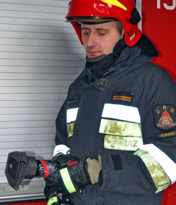 Wyłamywali drzwi