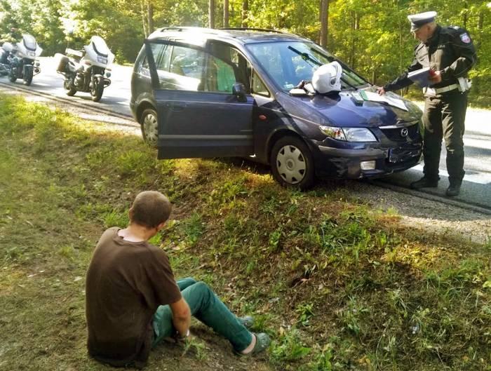 Rowerzyści zatrzymali pijanego kierowcę mazdy