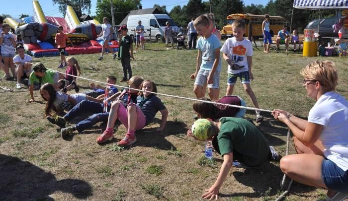 Piknik i wycieczka patriotycznym szlakiem