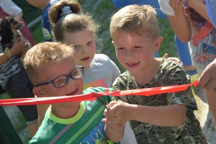 Plac zabaw w Smykowie otwarty. To nowe miejsce spotkań dzieci i dorosłych (wideo, zdjęcia)