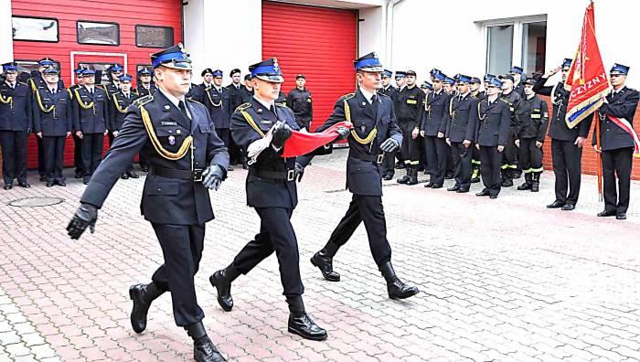 Uroczysty apel Dnia Strażaka przerwany alarmem pożarowym