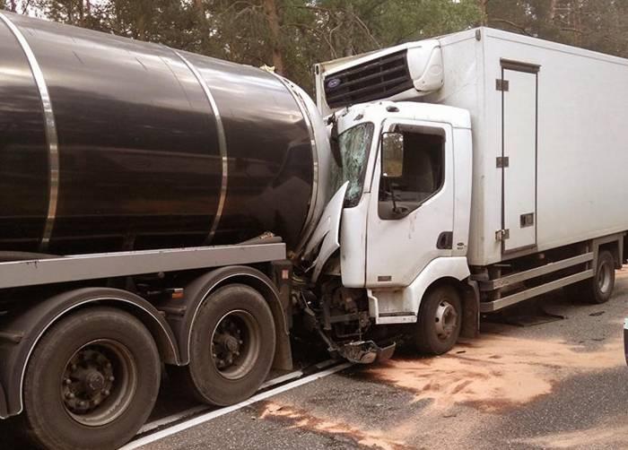 Renault najechał na scanię