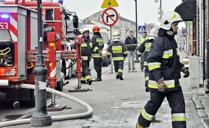 Dym ze spalonego obiadu podtruł mieszkańca i policjanta!