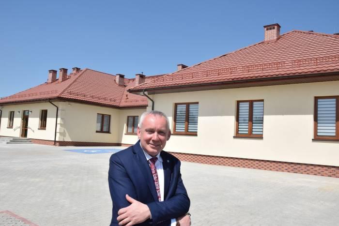 Ośrodek zdrowia przyjmie pacjentów w czerwcu (zobacz zdjęcia wnętrz przed urządzeniem!)