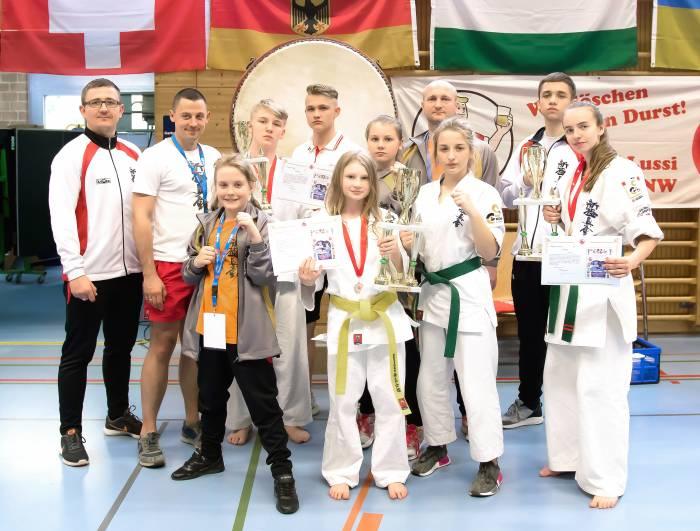Dwa złote i jeden brązowy medal Koneckiego KKK