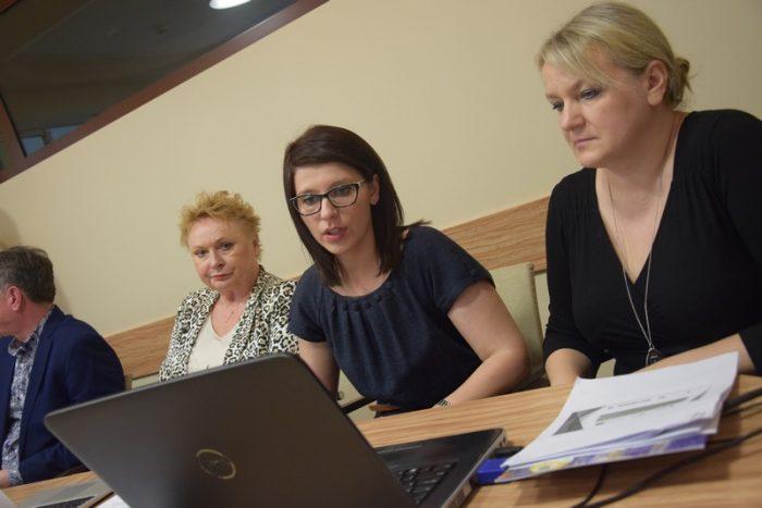 Uczą się w treningowym przedsiębiorstwie (zdjęcia)