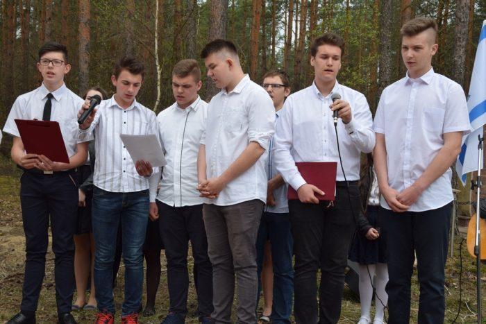75 lat od mordu za pomoc Żydom. Uroczystości w lesie w Bulianowie (wideo, zdjęcia)