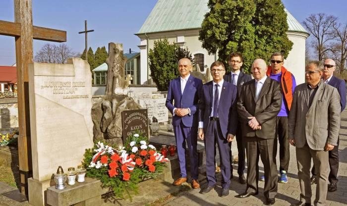 Pamiętają o ofiarach Smoleńska. Będzie rondo Gosiewskiego