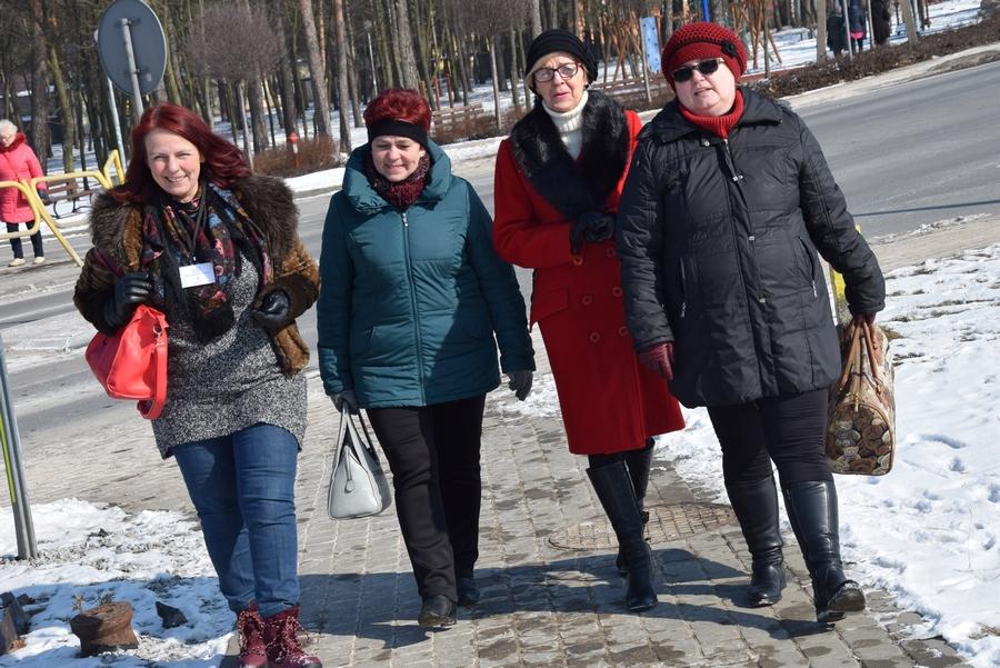 Spacerowali w Stąporkowie i motywowali do aktywności (zdjęcia, wideo)