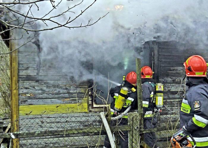 Dom zapalił się od zaprószenia ognia. Nie można w nim mieszkać