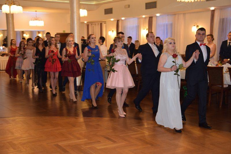 Studniówka koneckiego ZDZ. Zobaczcie, jak bawili się maturzyści (zdjęcia, wideo)