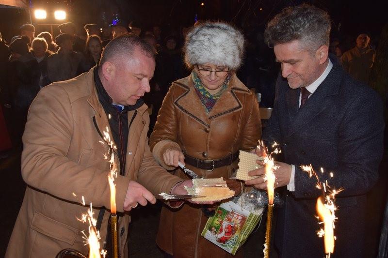 Radoszyce są miastem! Zobaczcie, co działo się w parku w sylwestrowy wieczór (zdjęcia)