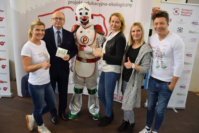 Ekologiczna akcja ze znanym wokalistą i świetną zabawą (zdjęcia)