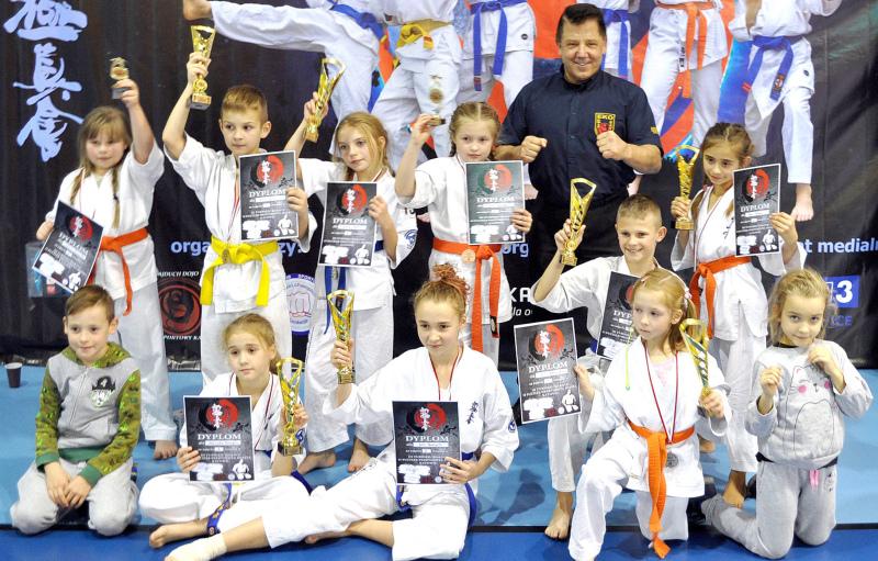Kolejny dobry start karateków z Niekłania