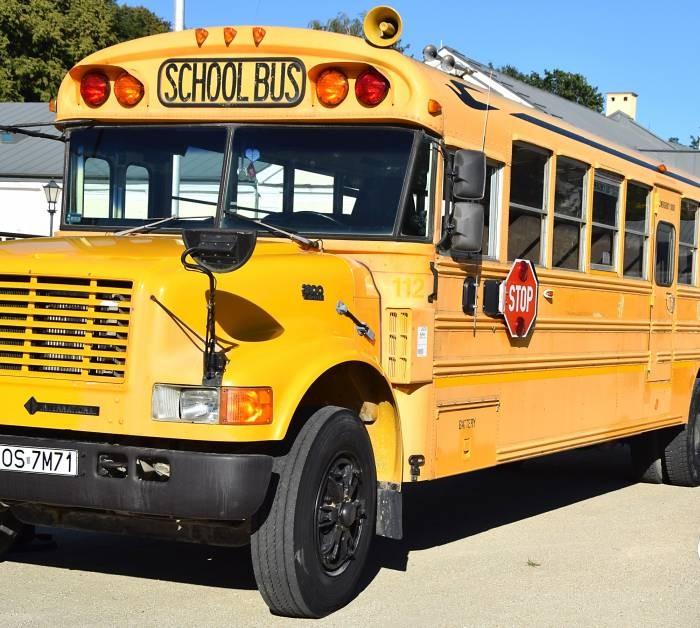 Rusza bezpłatna komunikacja autobusowa na konecki cmentarz. Sprawdź rozkład jazdy!