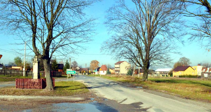 Zebrali 1308 podpisów, droga jednak będzie remontowana