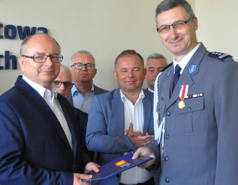Samorządy dofinansują policję