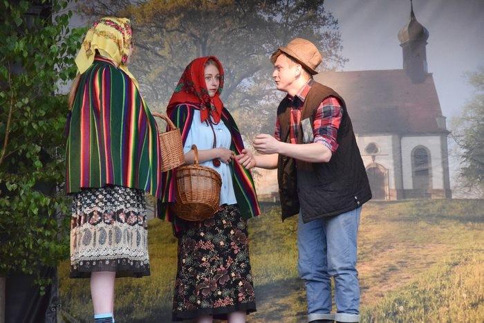 Ponad pół tysiąca widzów na premierze parafialnego teatru! (zdjęcia)