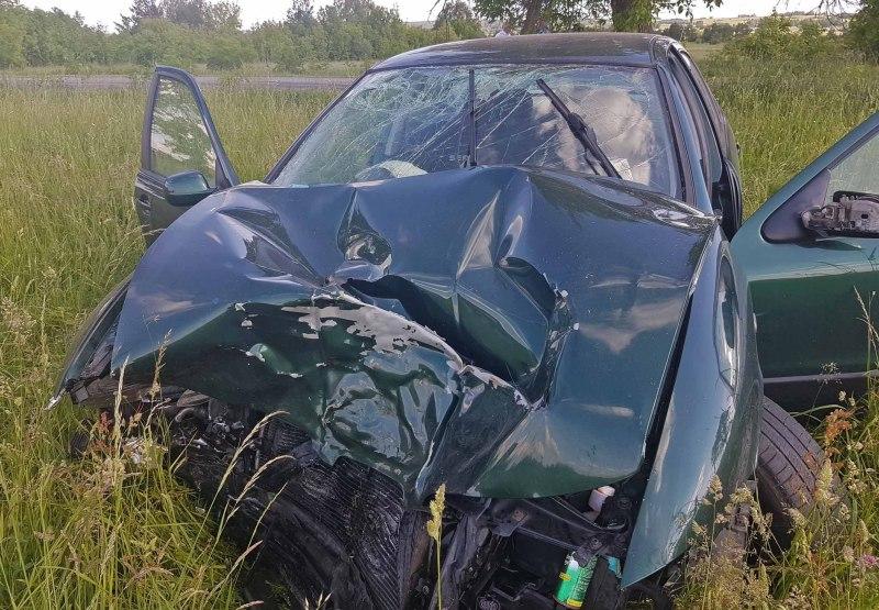 Seat rozbity, kierowca poobijany