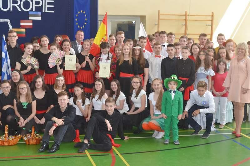 Eurowizja z... tańcami i europosłem (zdjęcia)