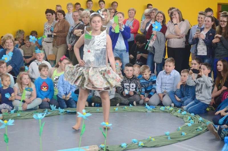 Moda pod znakiem niezapominajki (zdjęcia)