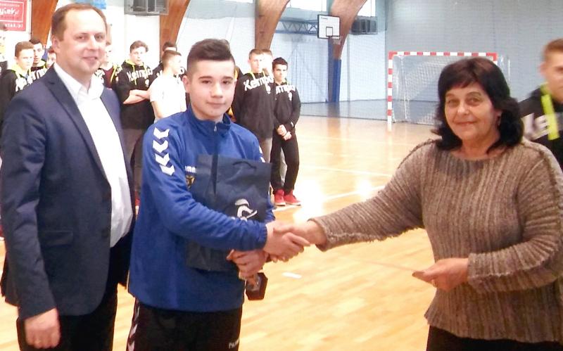Kadra województwa z głównym trofeum