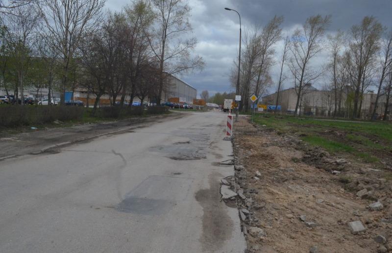 Remontują drogi w ceramicznym centrum